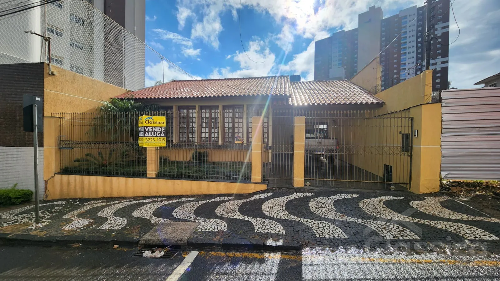 Casa para locação no Centro 