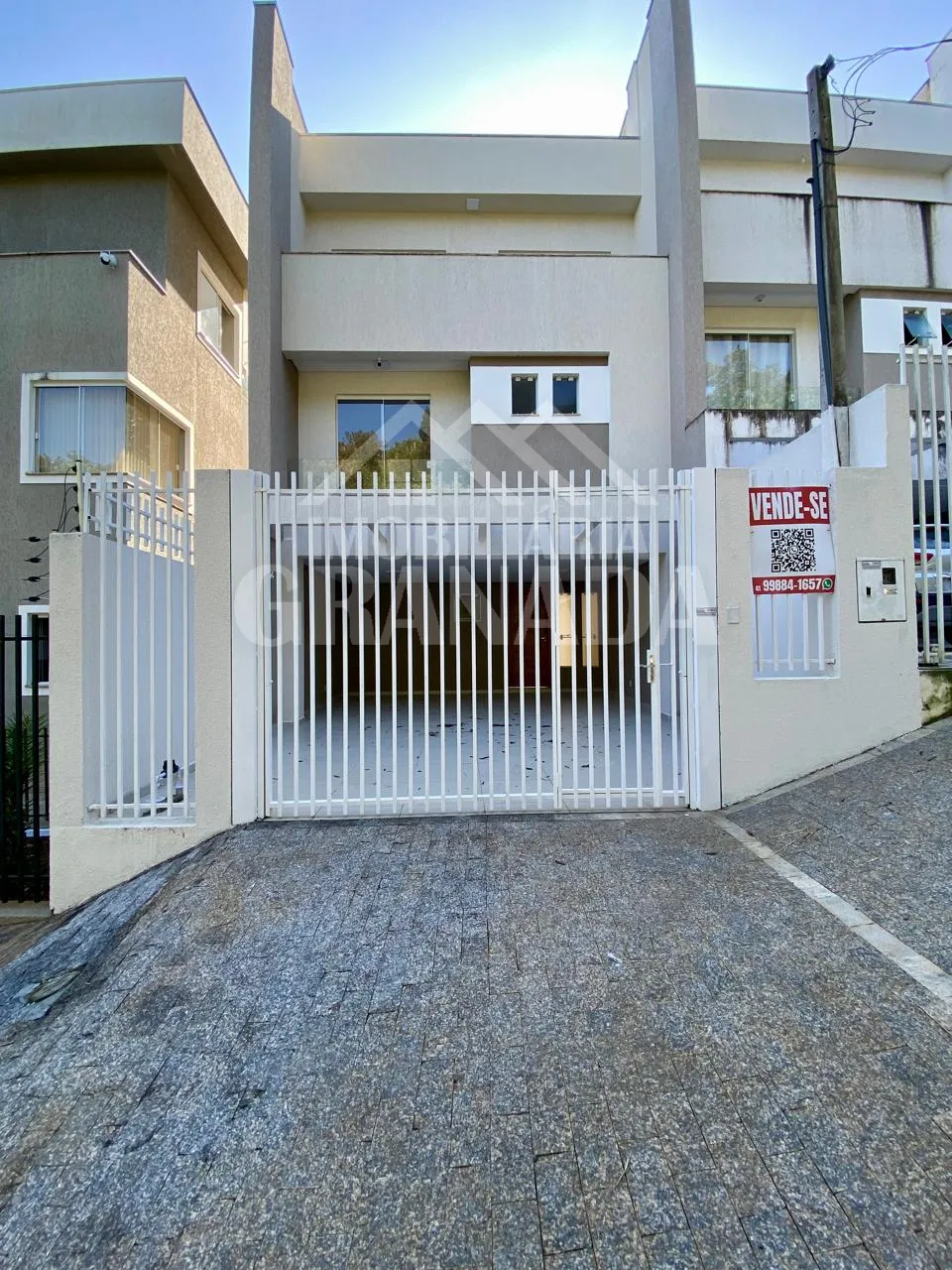 Triplex à Venda - Estrela