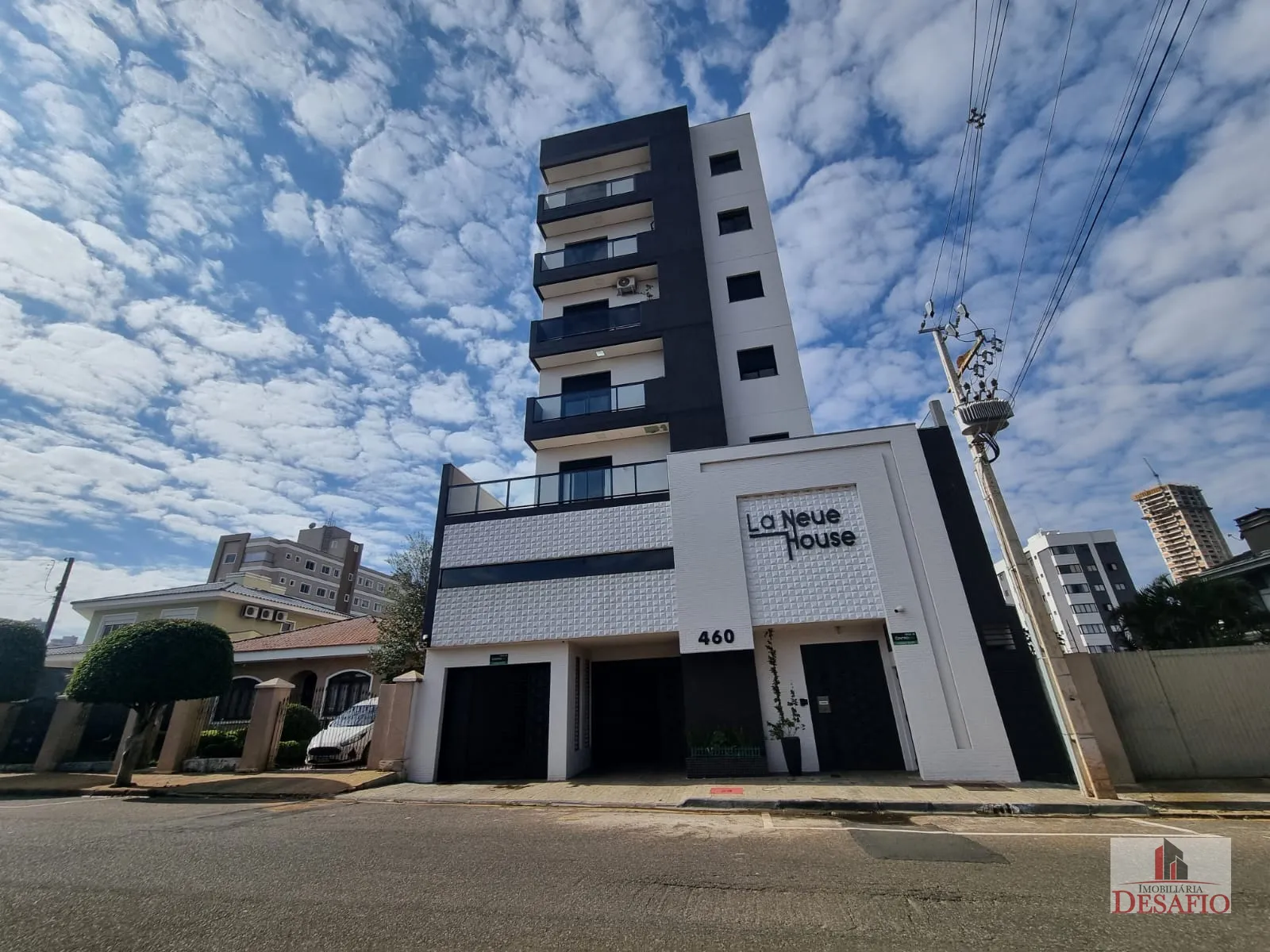 Apartamento Semimobiliado à Venda no Edifício La Neue House Residence