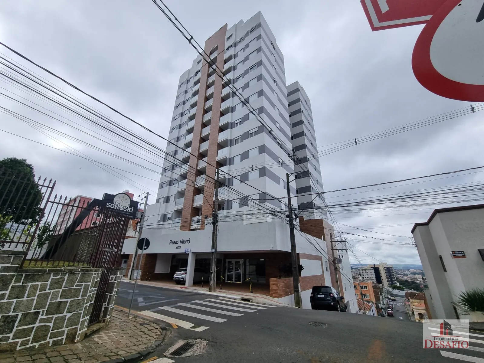 Apartamento Garden Semimobiliado para Locação no Edifício Pablo Vilaró
