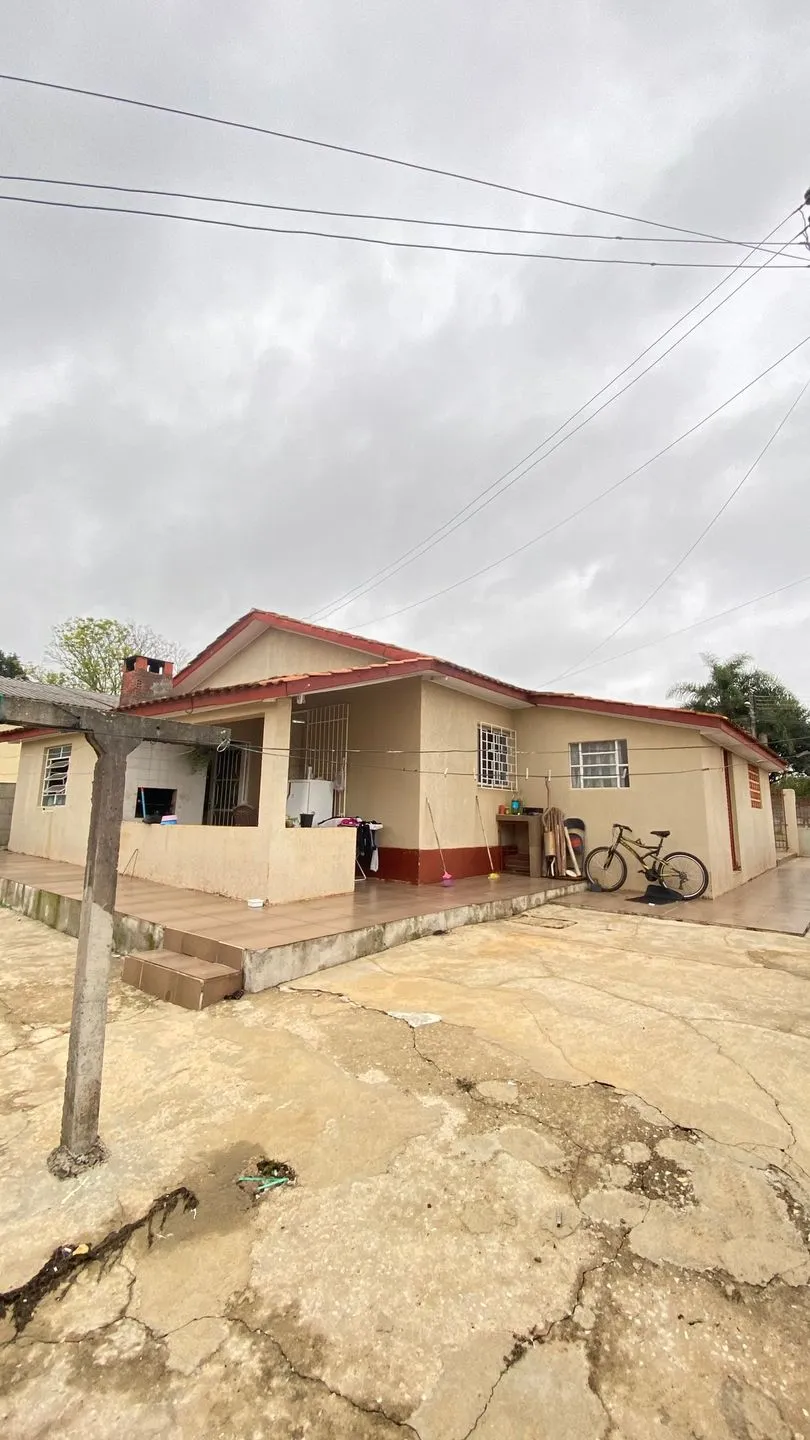 Casa de 03 Quartos sendo um deles suíte - São Francisco