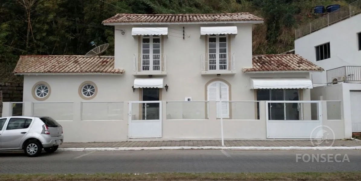 Casa à venda em Centro