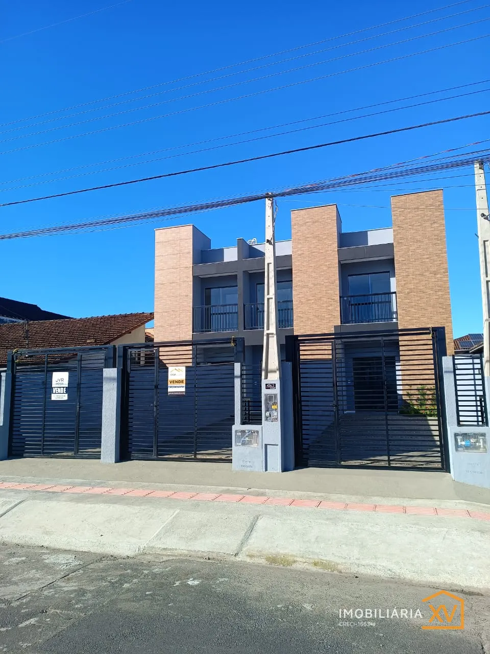 Geminado com 01 suíte + 02 dormitórios para vender, bairro Costa e Silva
