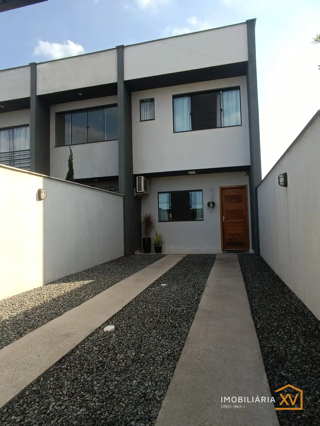 Geminado com uma suíte com closet + 01 dormitório para vender, Vila Nova
