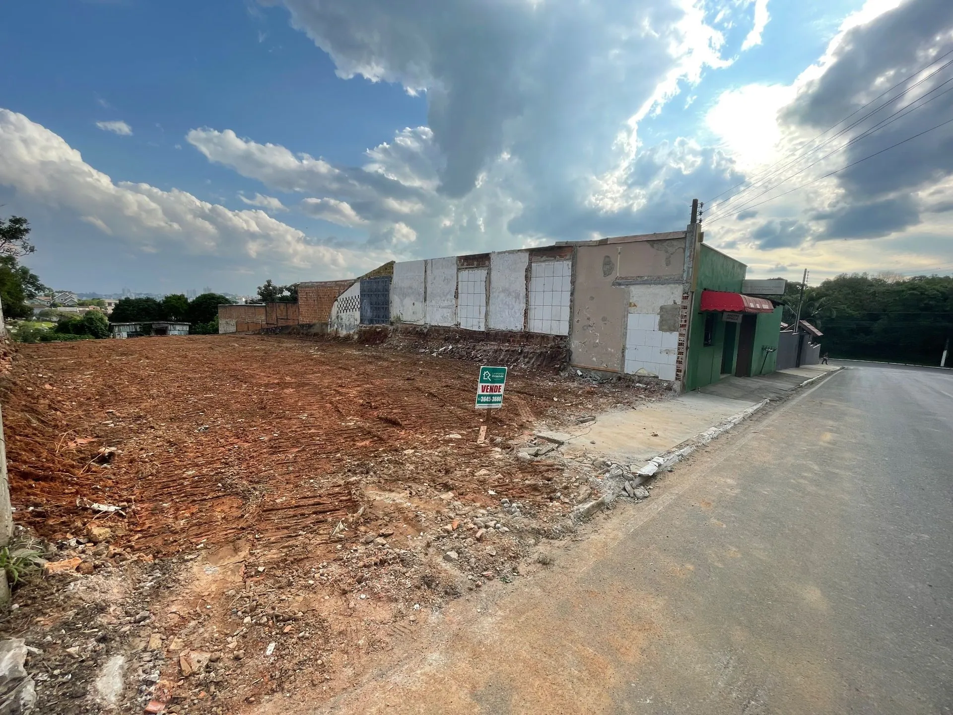 PRONTO PARA CONSTRUIR (PROX AO CENTRO DE RIO NEGRO)