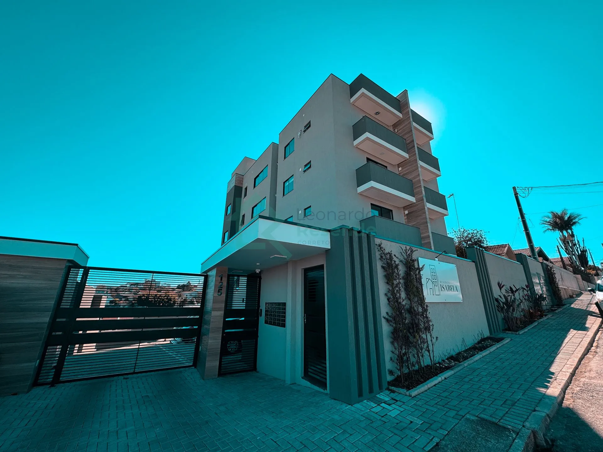 APARTAMENTO SEMIMOBILIADO NO CENTRO DE RIO NEGRO PR