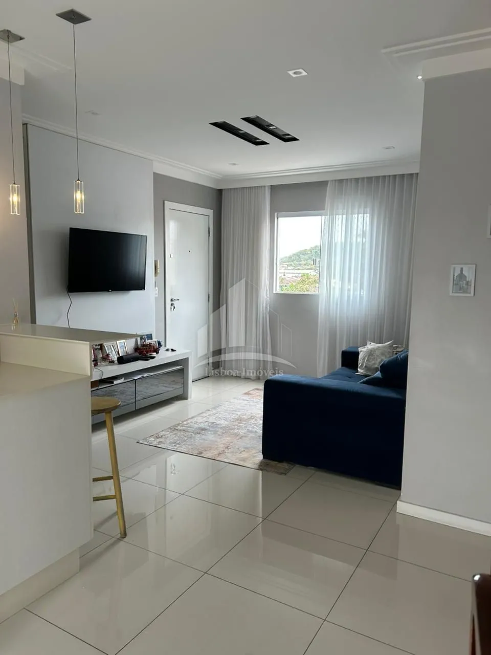 Apartamento com suíte no Nova Brasília!