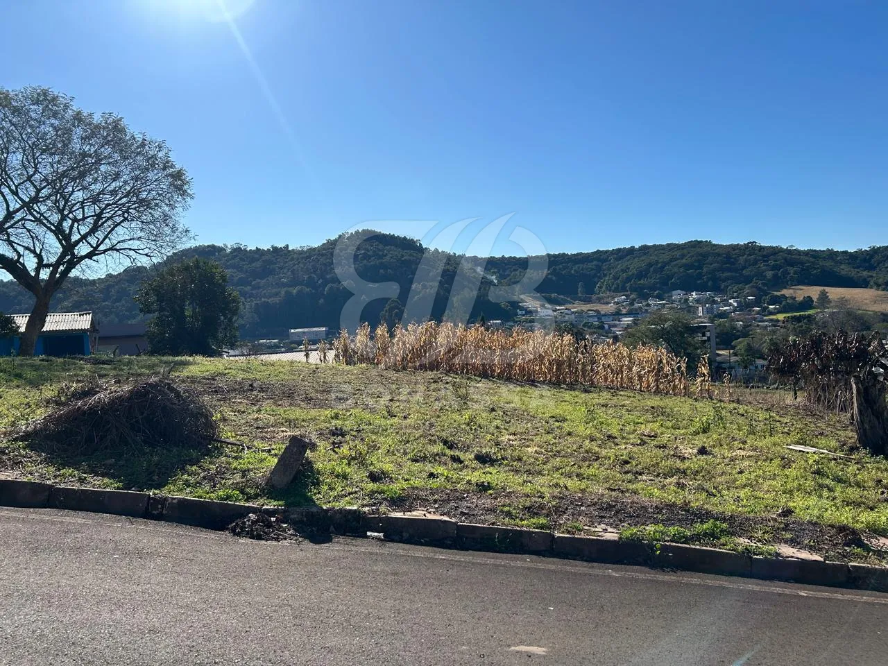 Vende-se Terreno no Jardim Seminário