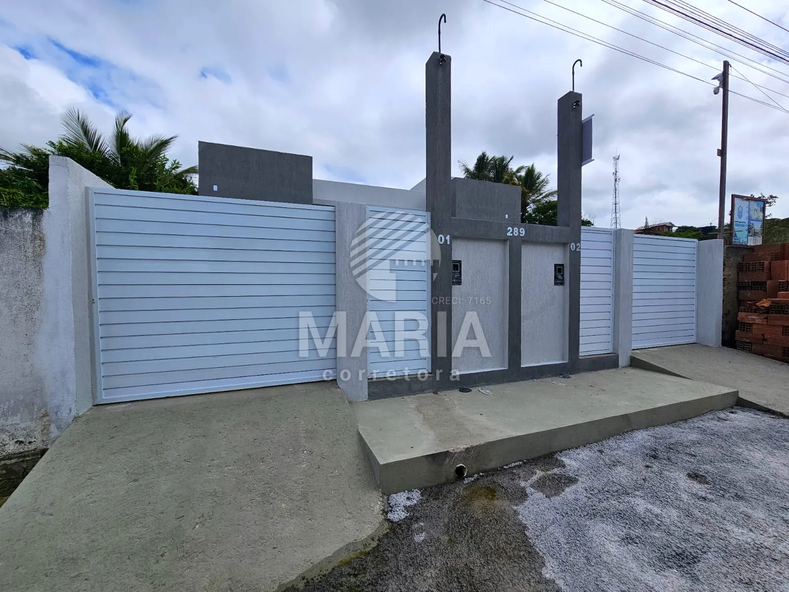 Casa solta com 02 quartos à venda em Gravatá/PE!