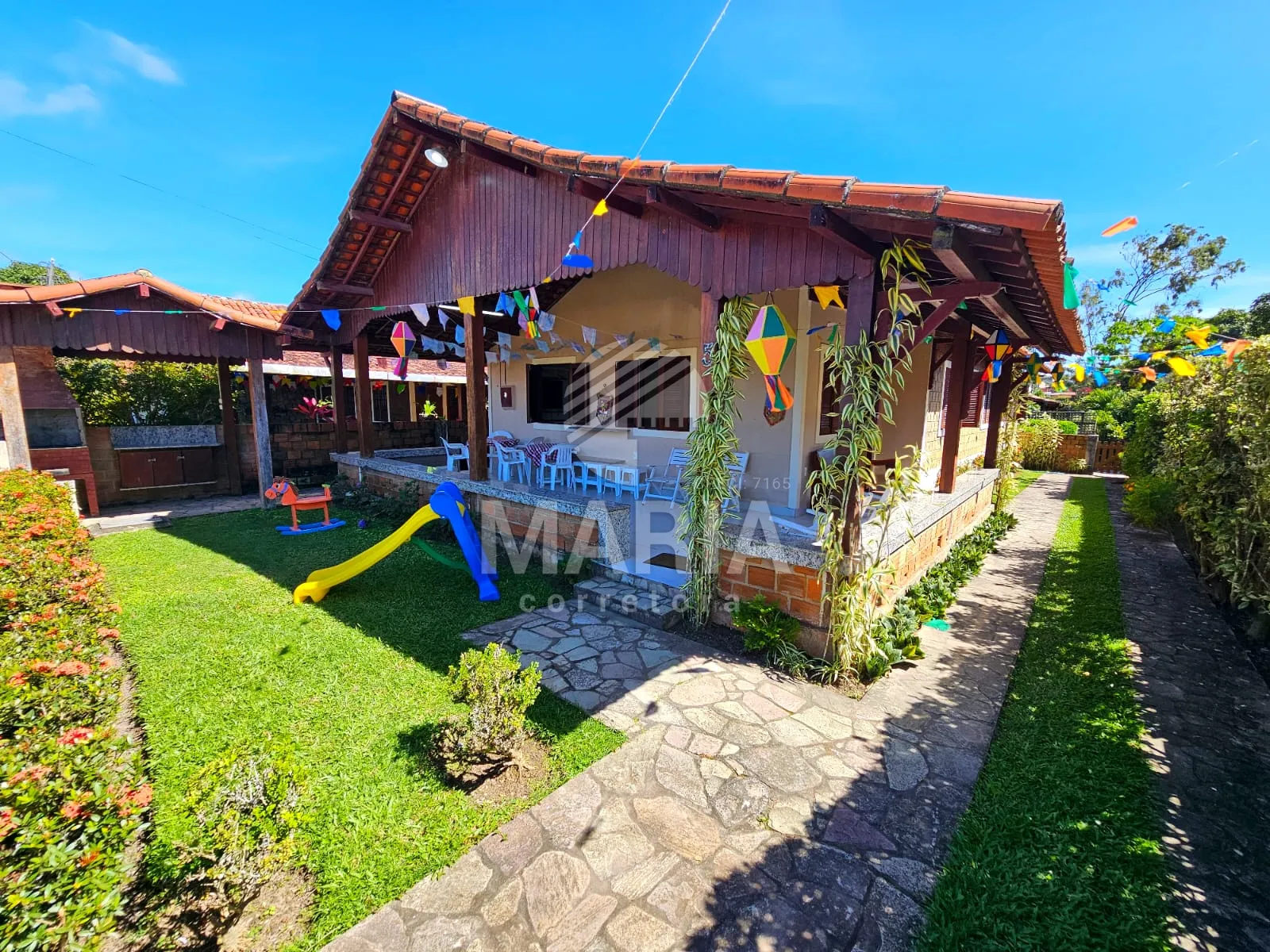 Casa dentro de Condomínio com 04 quartos à venda em Gravatá/PE!