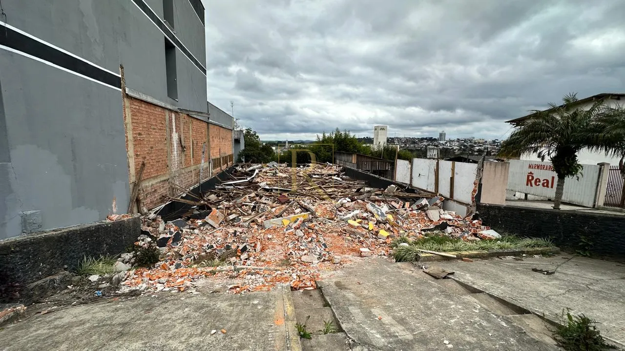 Terreno Comercial à Venda na Av. Coronel Severiano Maia - Vila Buenos Aires
