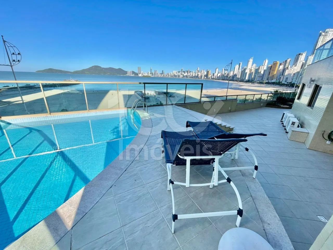Apartamento Garden no Edifício Arc de Triomphe em Balneário Camboriú