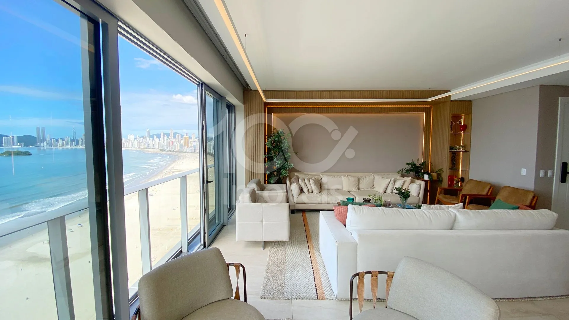 Apartamento de 243m² Mobiliado no Edifício Splendido em Balneário Camboriú