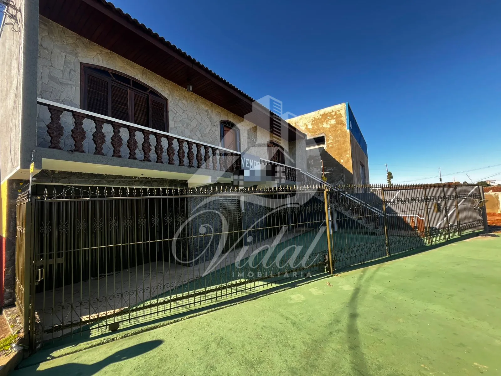 SOBRADO COM PISCINA A VENDA NO BOM SUCESSO