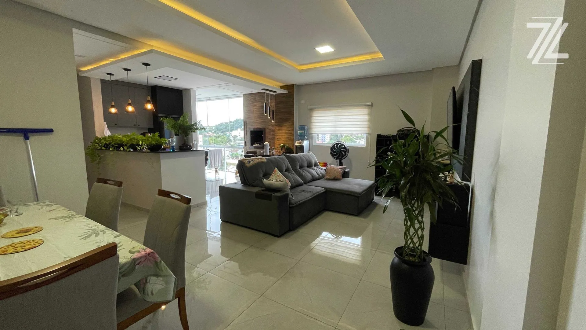 APARTAMENTO À VENDA NO BAIRRO CANGO