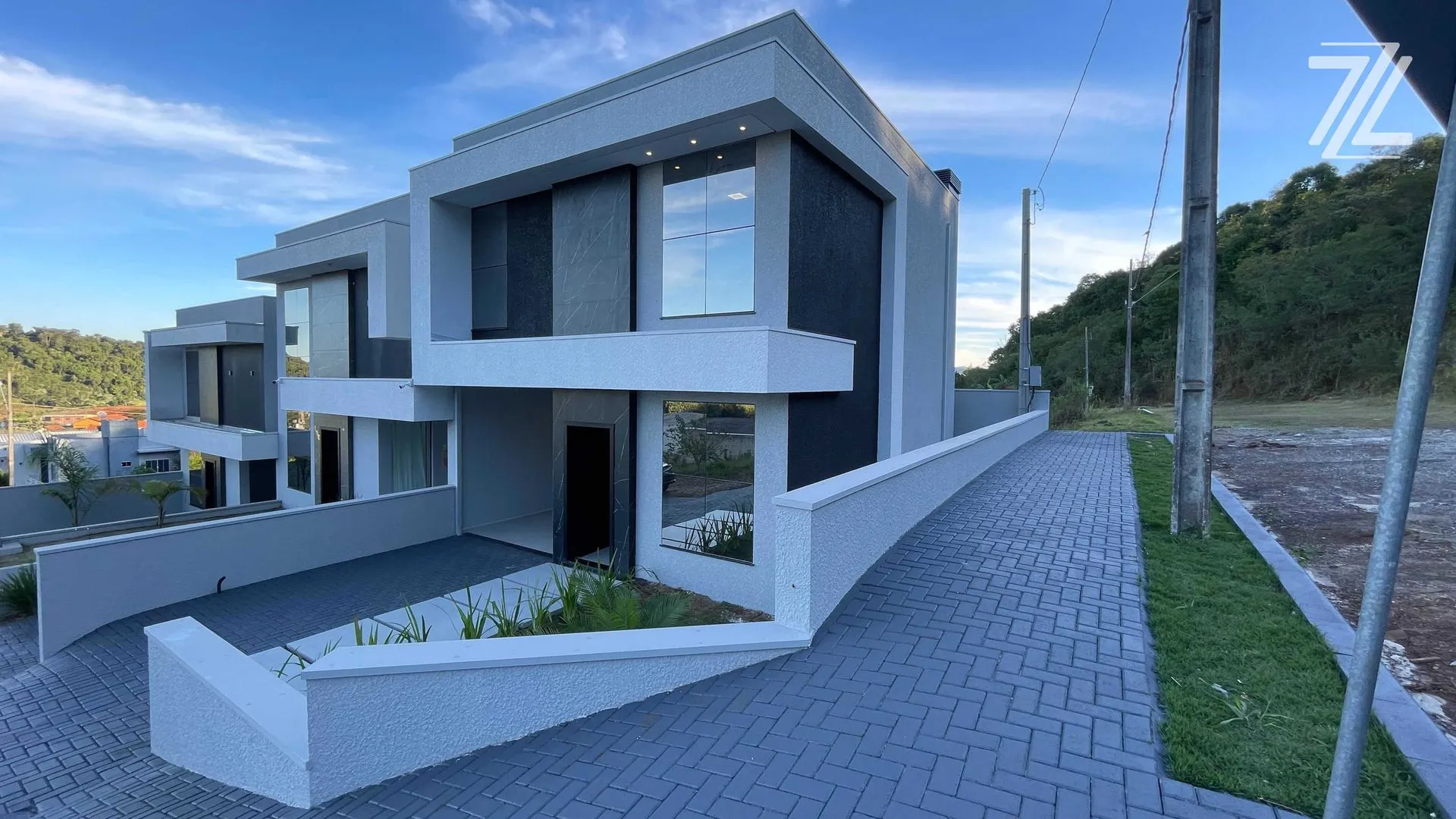 SOBRADO À VENDA NO BAIRRO NOVO HORIZONTE