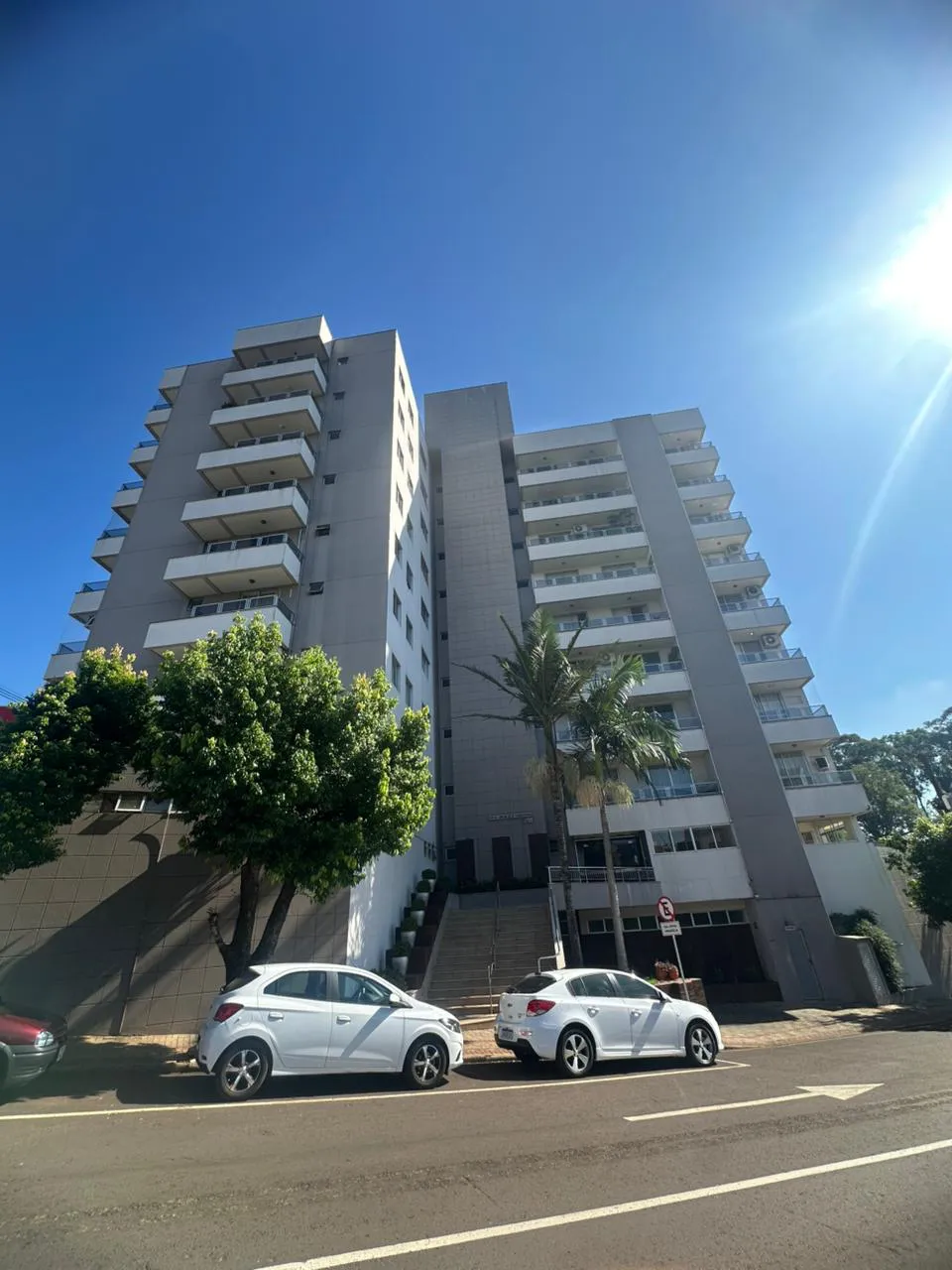 ALUGA-SE APARTAMENTO NO CENTRO DE FRANCISCO BELTRÃO